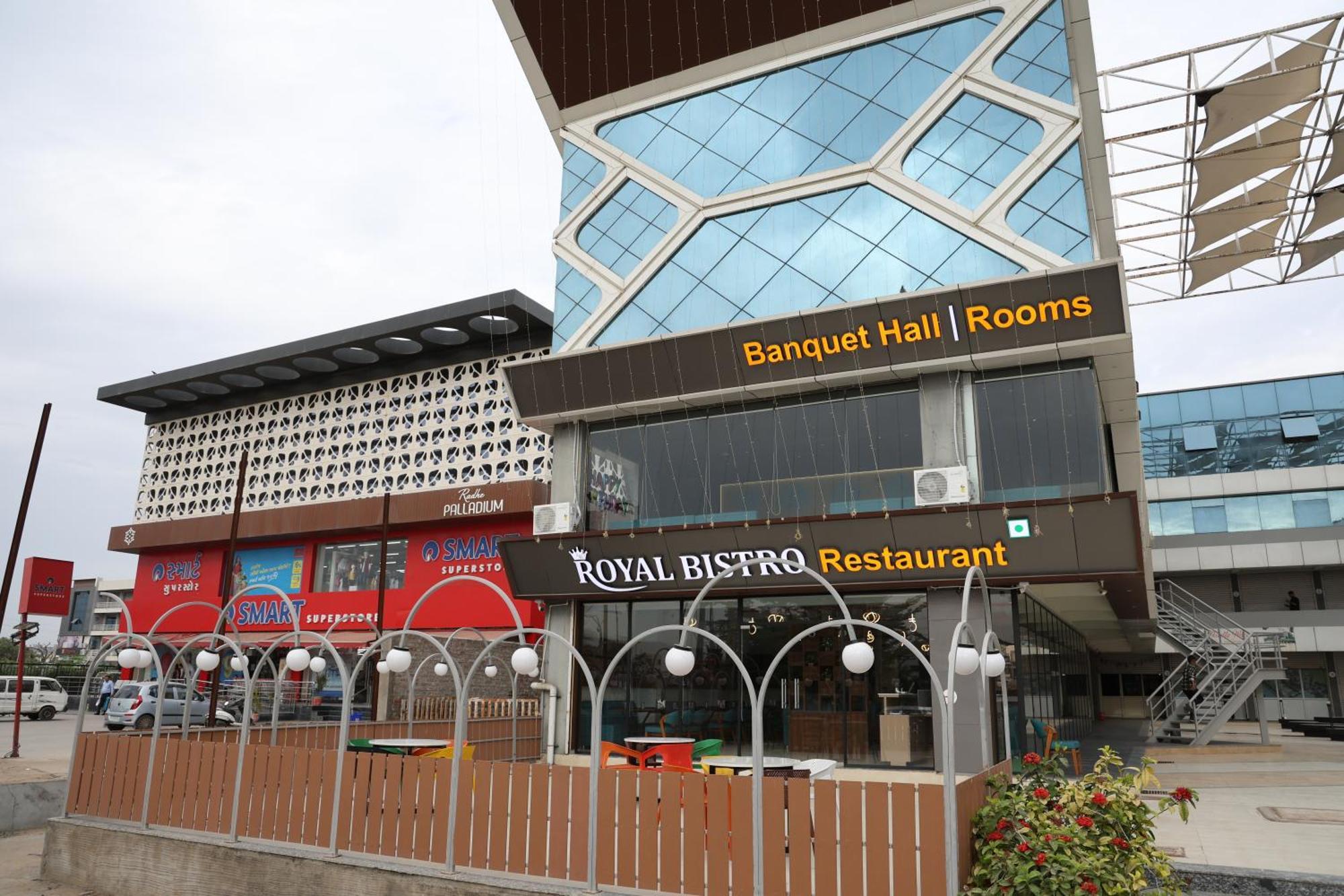 Hotel Royal Bistro Mahesana Экстерьер фото